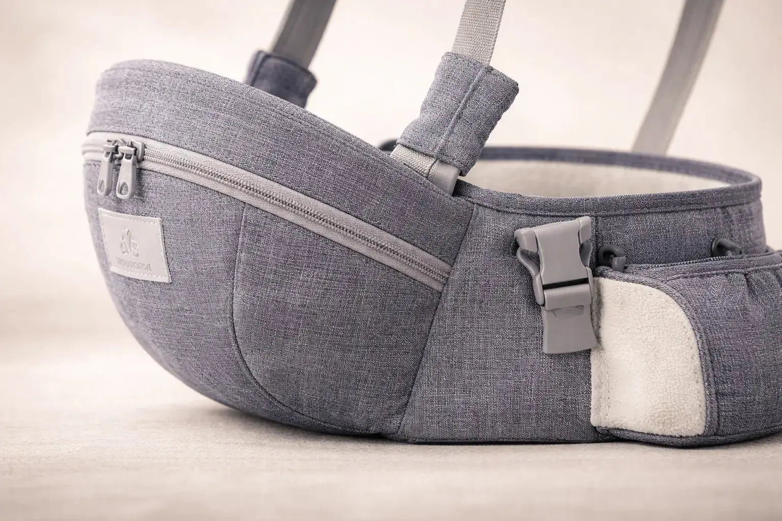 Luxe Aura Ergonomic Baby Carrier with Hip Seat – Comfort & Support Luxe Aura Elegant